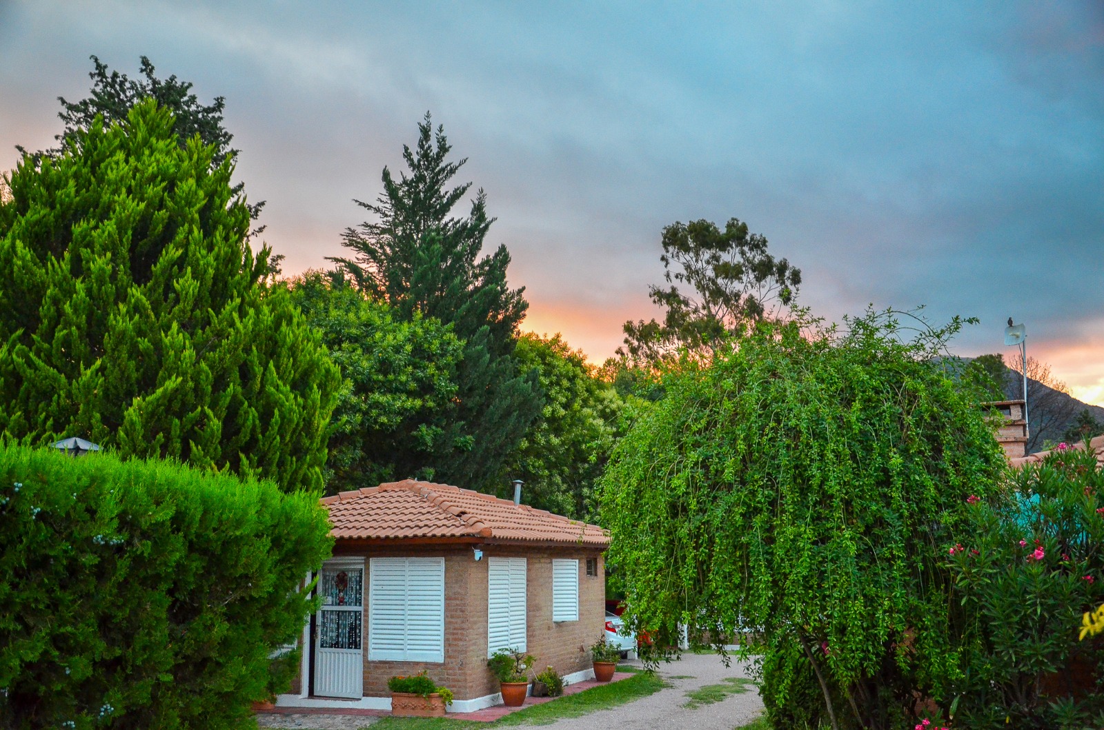 Exterior de la cabaña